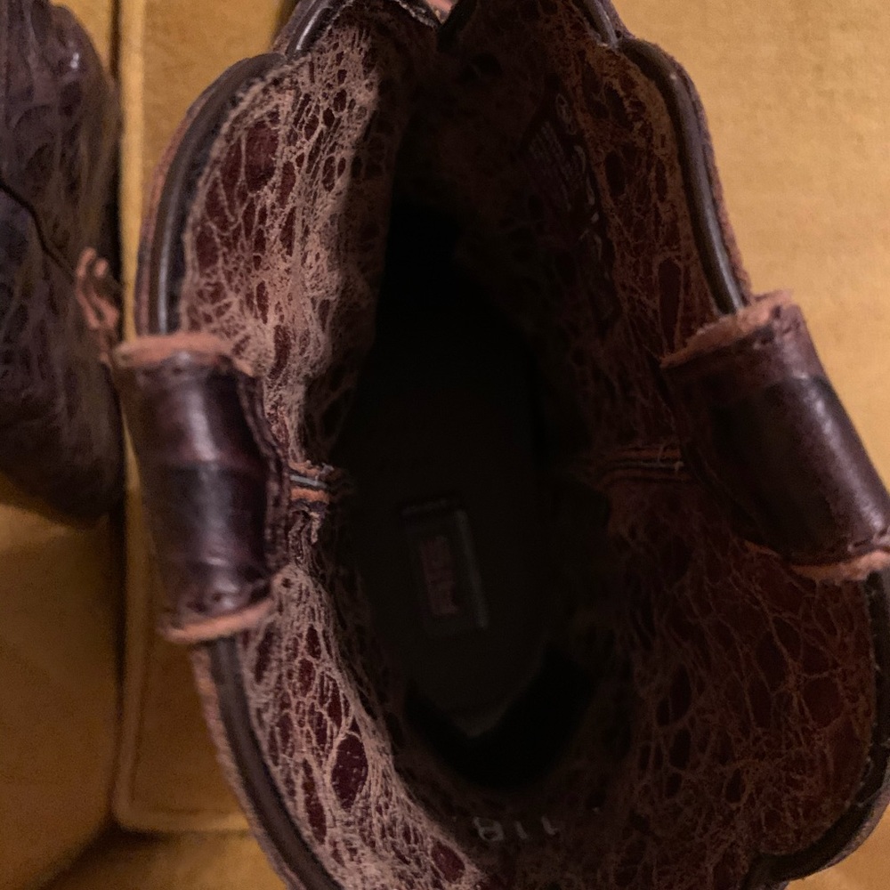Boots - Picture 6 of 6